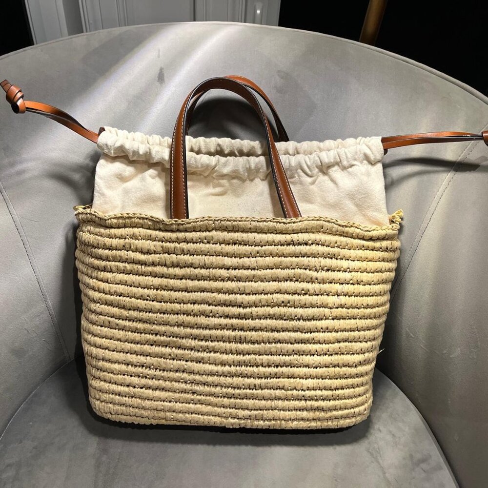 ZARA raffia bag featuring leather details and handles. - Picture 2 of 6